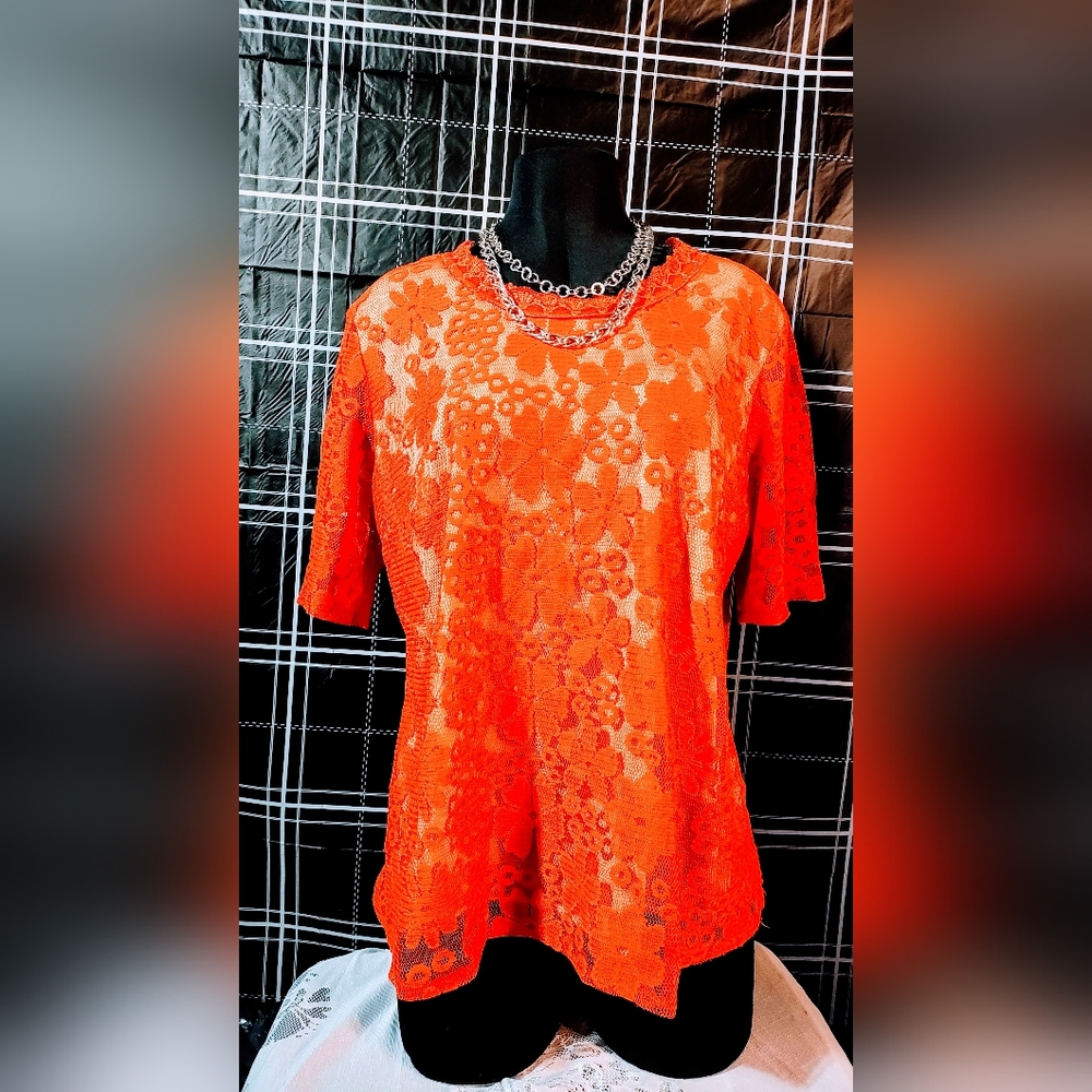 Lace top w/tan lining